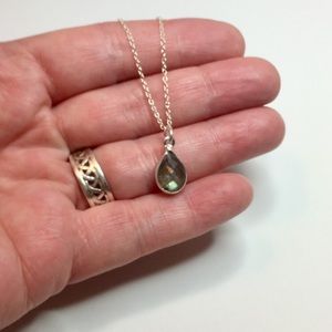 Sterling silver necklace with labradorite pendant